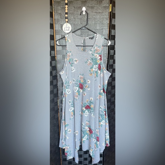 Woman’s Torrid Flowy Dress Size 12 - Picture 1 of 6